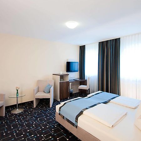 Hotel Koeniger Pliening Kültér fotó