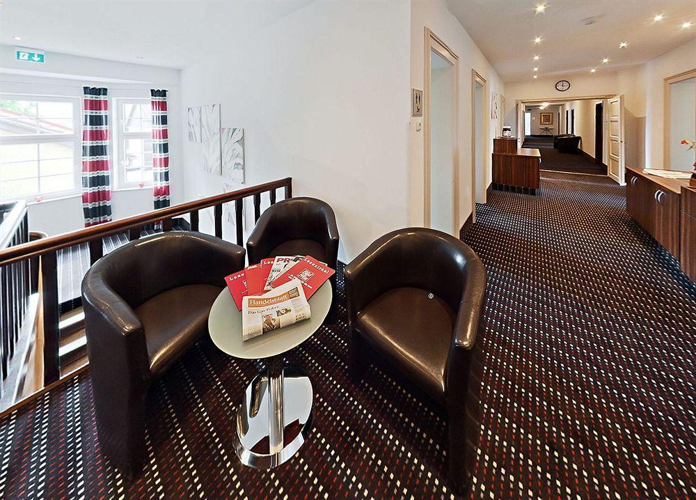 Hotel Koeniger Pliening Kültér fotó