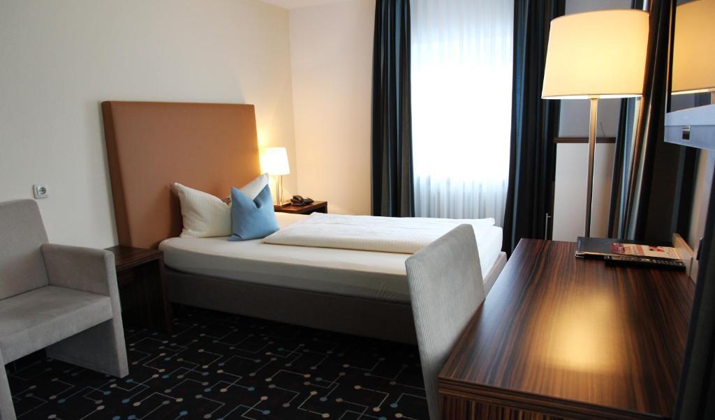 Hotel Koeniger Pliening Kültér fotó
