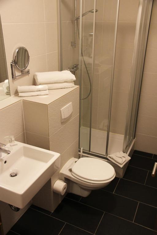 Hotel Koeniger Pliening Kültér fotó