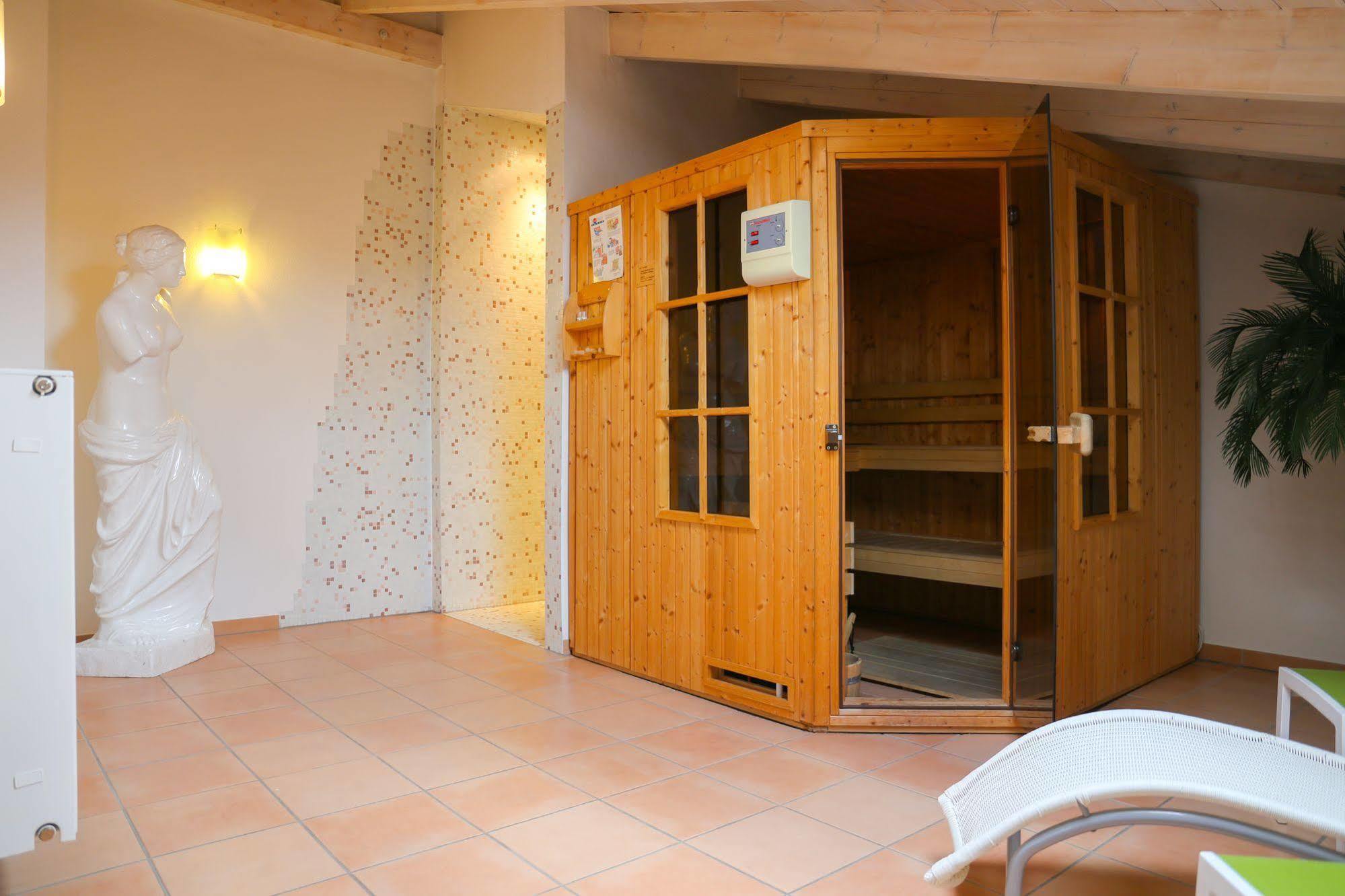 Hotel Koeniger Pliening Kültér fotó