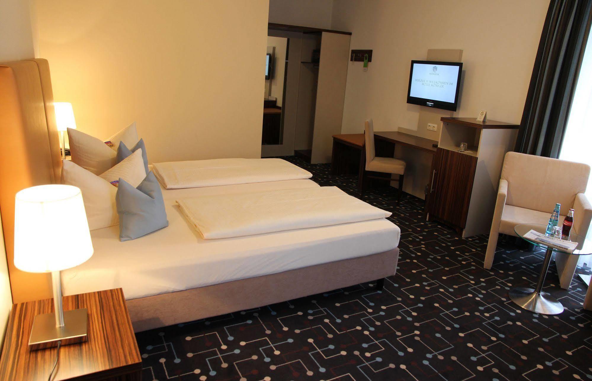 Hotel Koeniger Pliening Kültér fotó