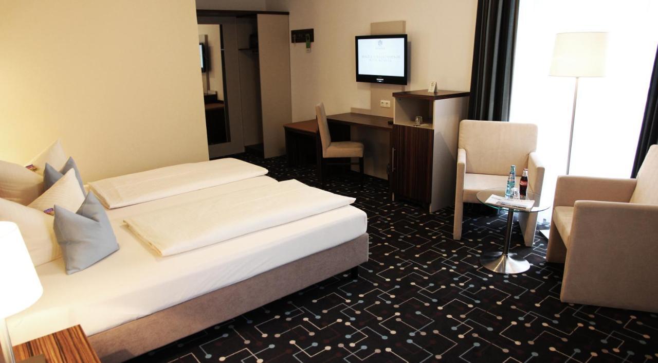 Hotel Koeniger Pliening Kültér fotó